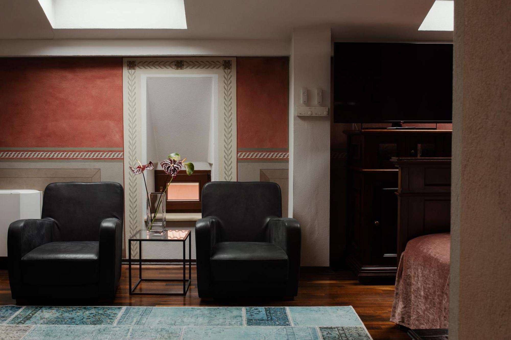 Large Twin Room